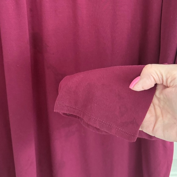 NWOT WHBM Cranberry scoop neck long sleeves dolphin (curved) hem XL - Picture 3 of 6